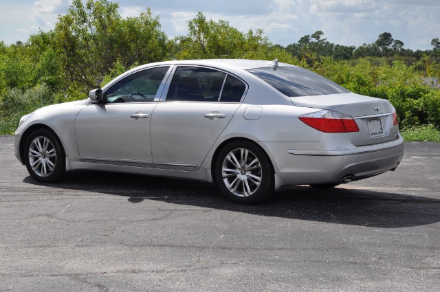 Used 2010 Hyundai Genesis 4.6L V8 | Lake Wales, FL